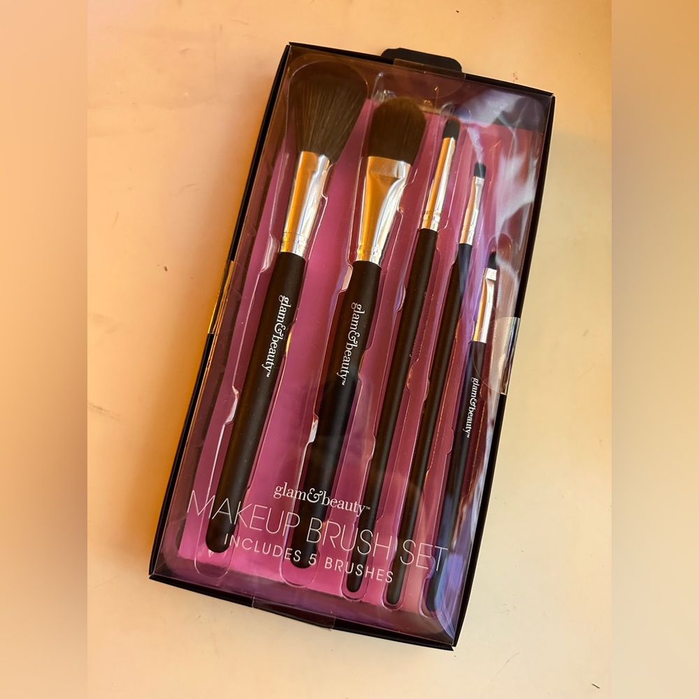 MAKEUP brushes.